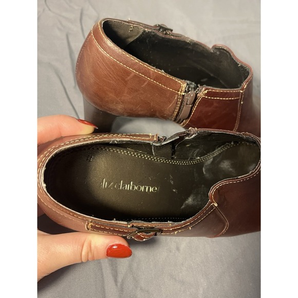 Liz Clarborne women's 9 brown leather ankle boots buckle block heel - Picture 9 of 13